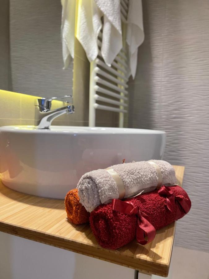 Gold Luxury Apartment Close To Presidential Palace Bukarest Exteriör bild